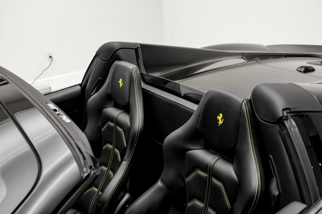 Used 2018 Ferrari 488 Spider RWD image 33