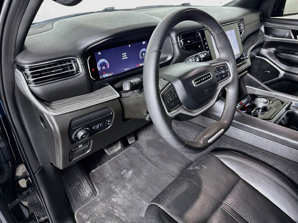 Used 2022 Jeep Wagoneer Series II AWD/4WD image 9