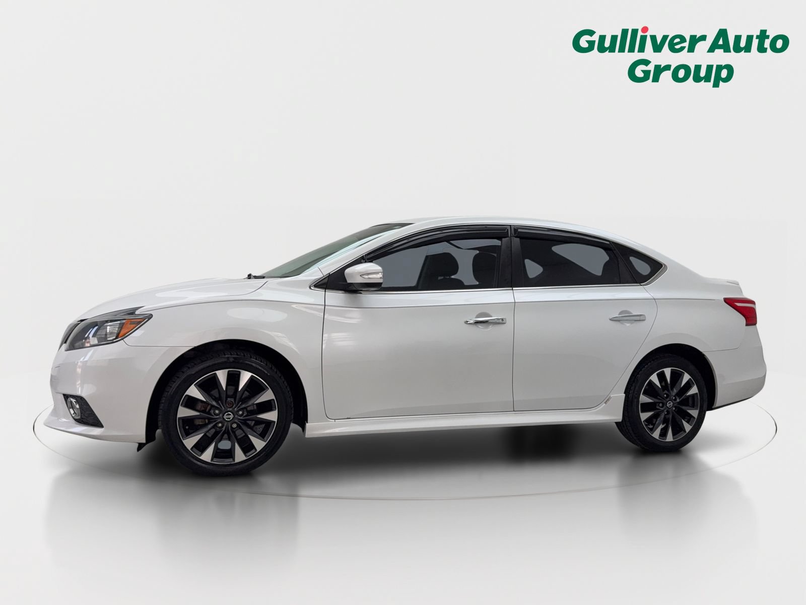 Used 2017 Nissan Sentra SR FWD image 2