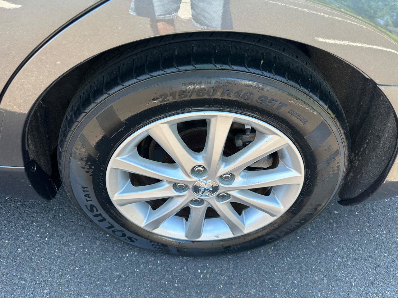 Used 2010 Toyota Camry XLE FWD image 30