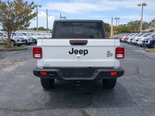 Used 2022 Jeep Gladiator Sport AWD/4WD image 7