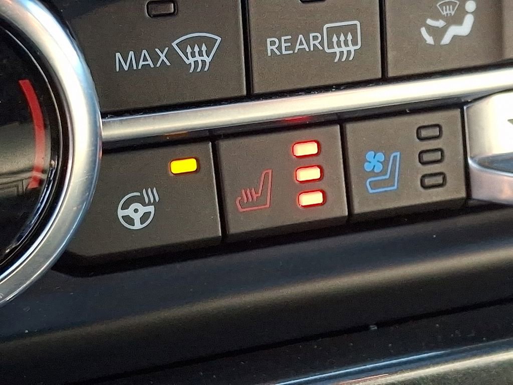 Used 2022 Ford Expedition Limited image 24