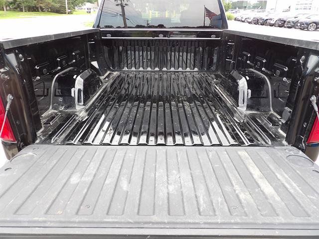 Used 2024 Chevrolet Silverado 1500 LT AWD/4WD image 9