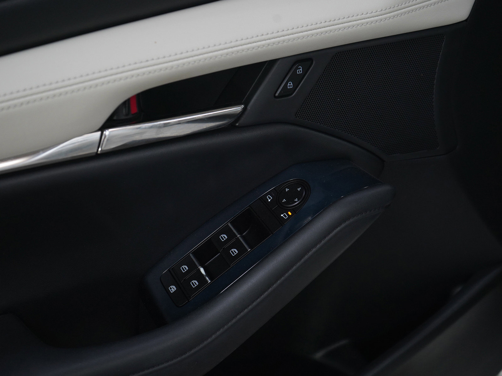 Used 2019 MAZDA MAZDA3 Sedan FWD image 20