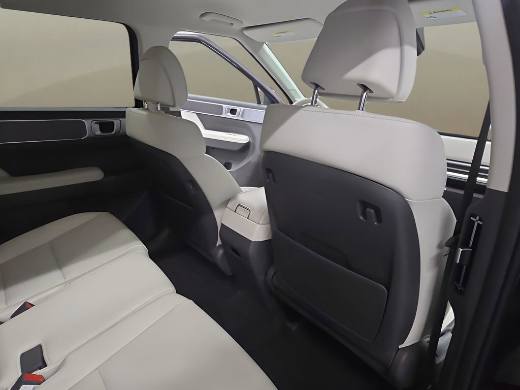 Used 2026 Hyundai Santa Fe SEL AWD/4WD image 18