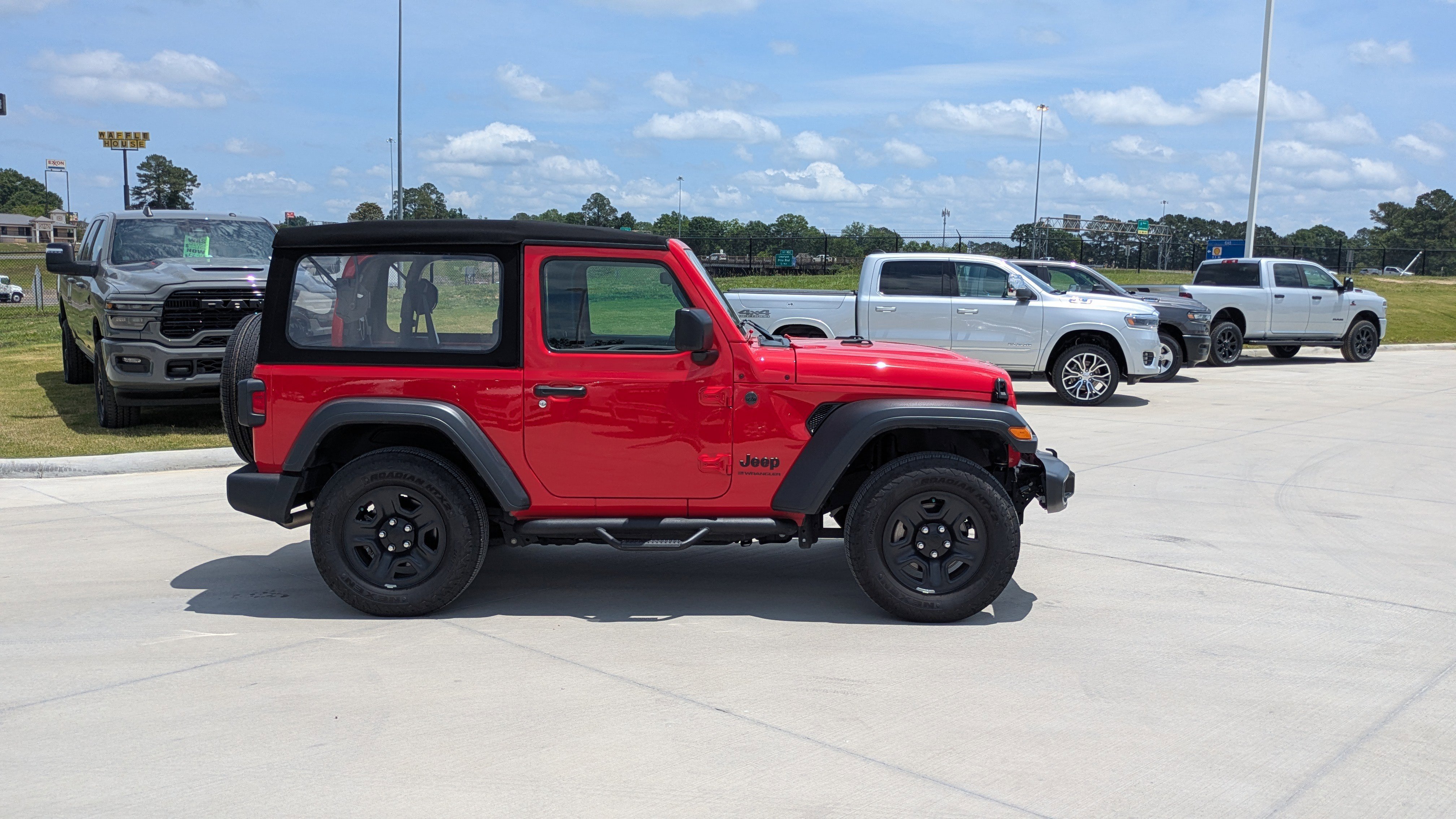 Used 2024 Jeep Wrangler Sport AWD/4WD image 6