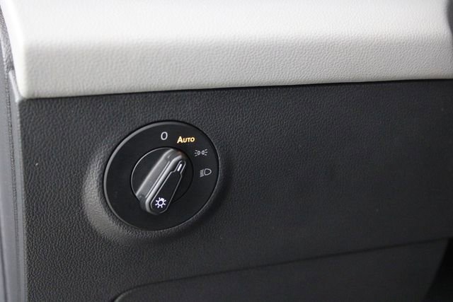 Used 2022 Volkswagen Taos SE image 18