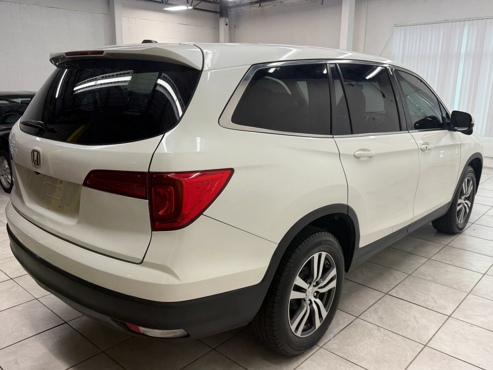 Used 2018 Honda Pilot EX image 9