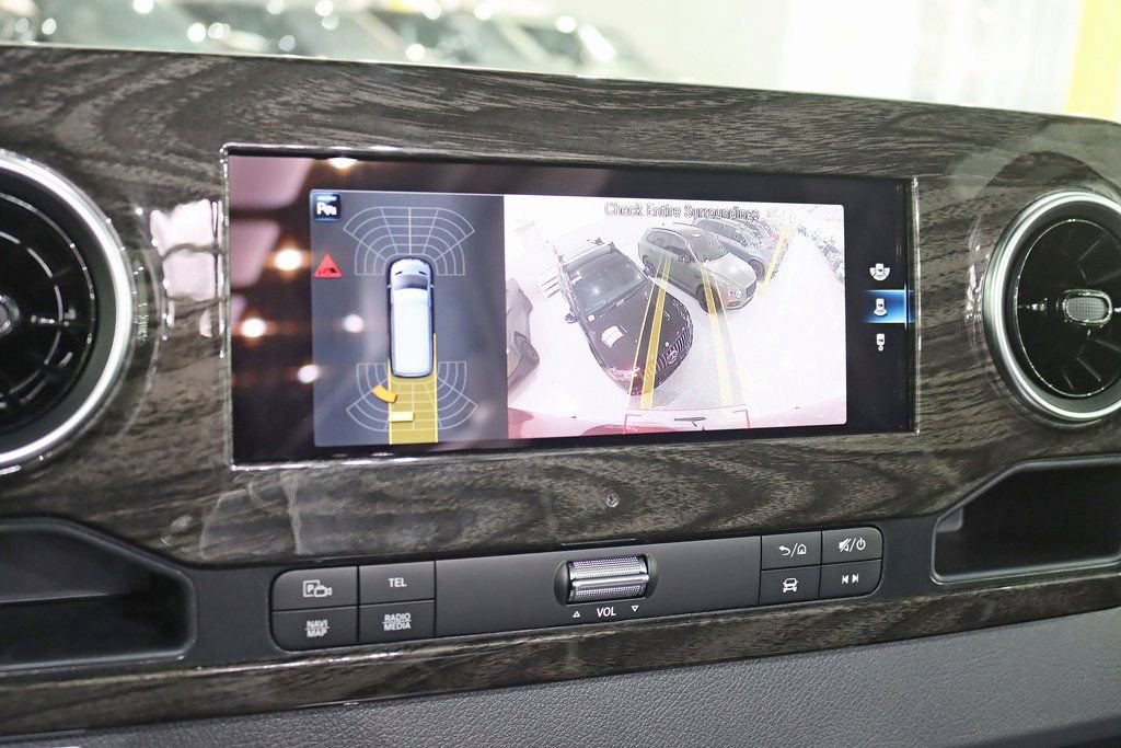 Used 2024 Mercedes-Benz Sprinter 3500 image 17