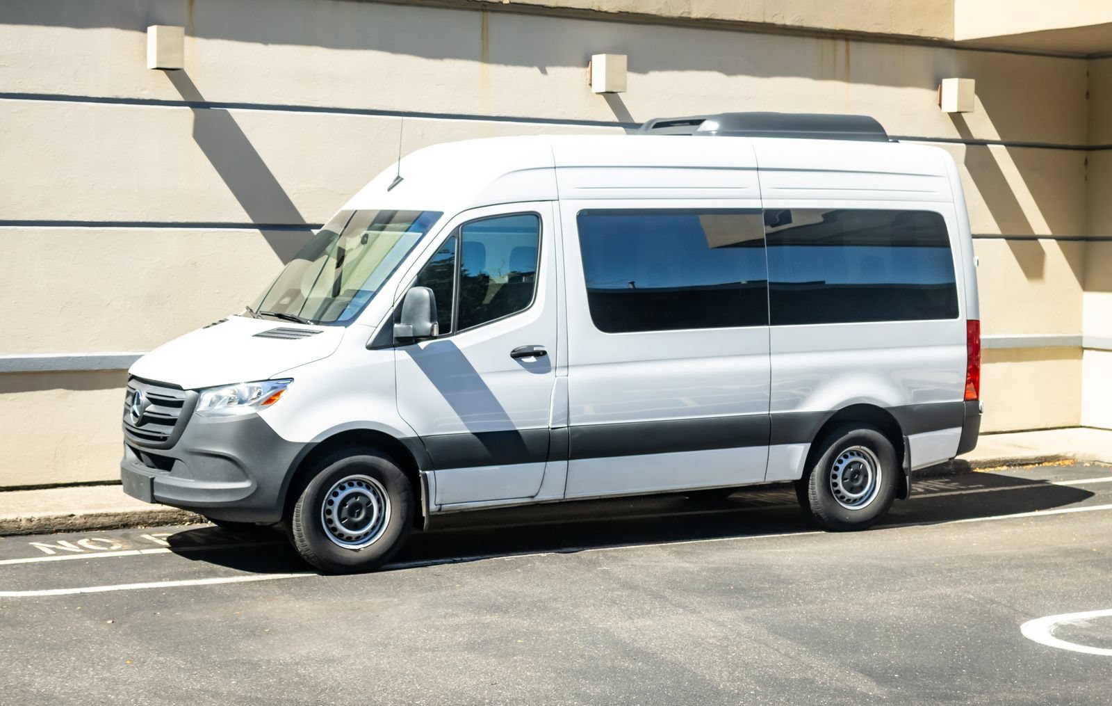 Used 2025 Mercedes-Benz Sprinter 2500 image 3