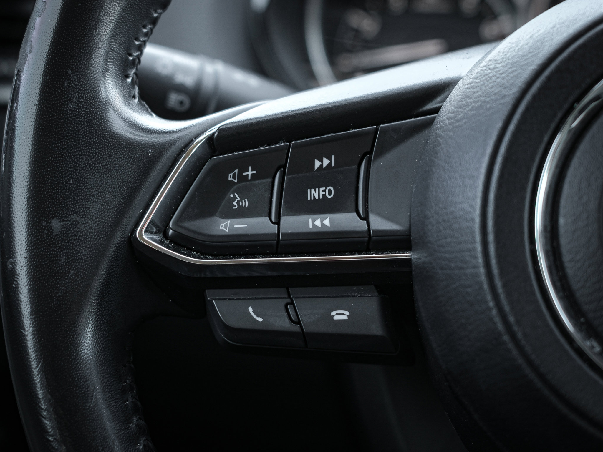 Used 2018 MAZDA CX-9 Touring image 17