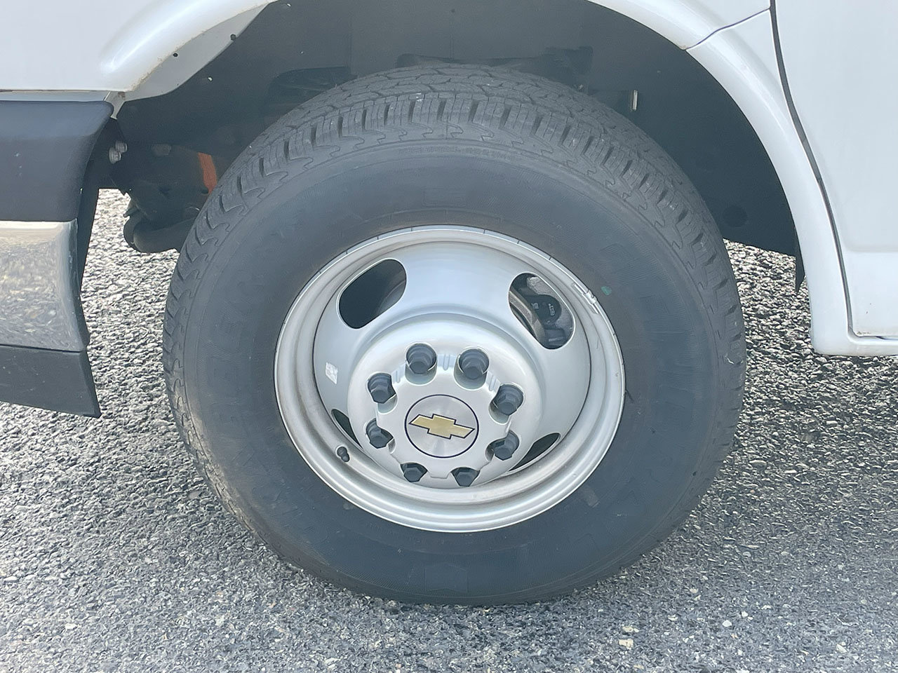 Used 2022 Chevrolet Express 3500 CUTWAY w/ Power Convenience Package image 23