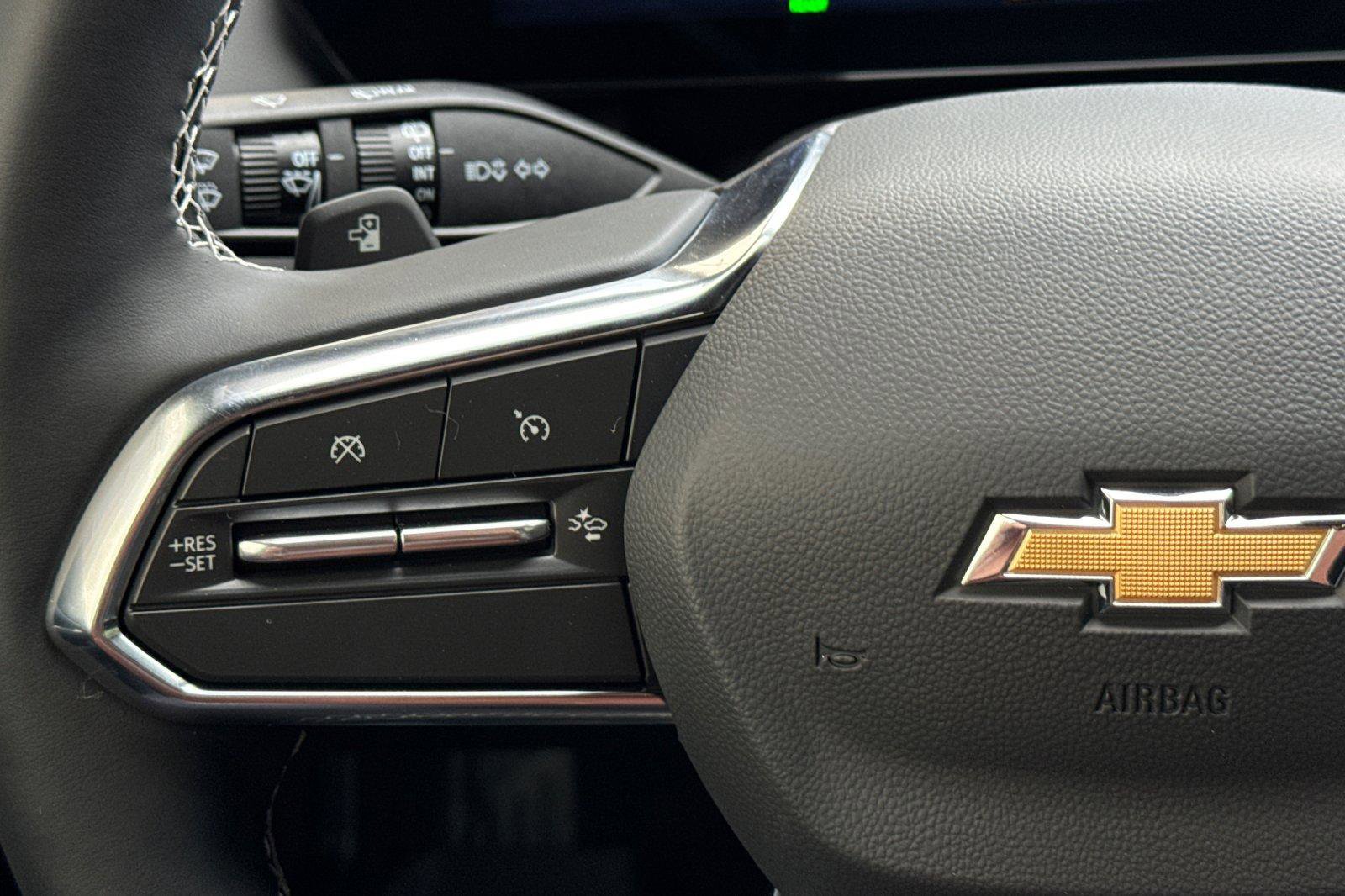 Used 2026 Chevrolet Equinox EV LT image 29