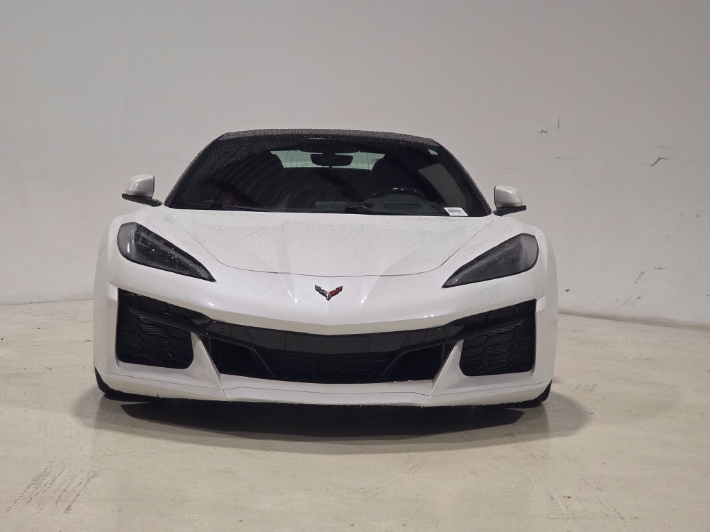 Used 2023 Chevrolet Corvette Z06 RWD image 2