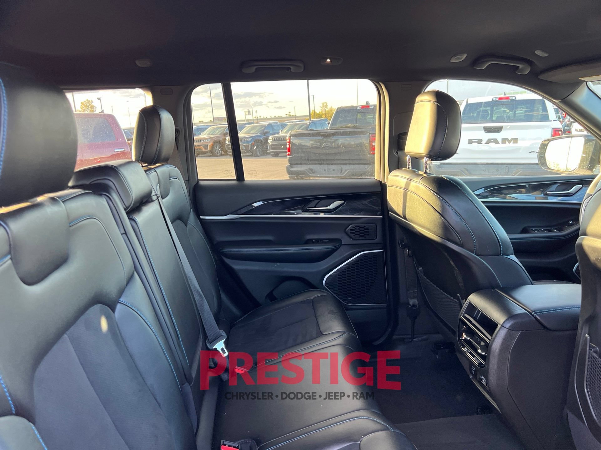 Used 2022 Jeep Grand Cherokee Trailhawk AWD/4WD image 22