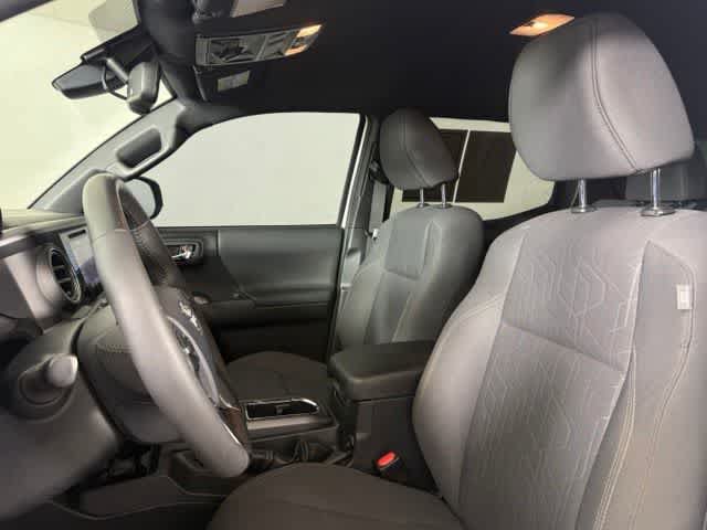 Used 2019 Toyota Tacoma TRD Off-Road AWD/4WD image 5
