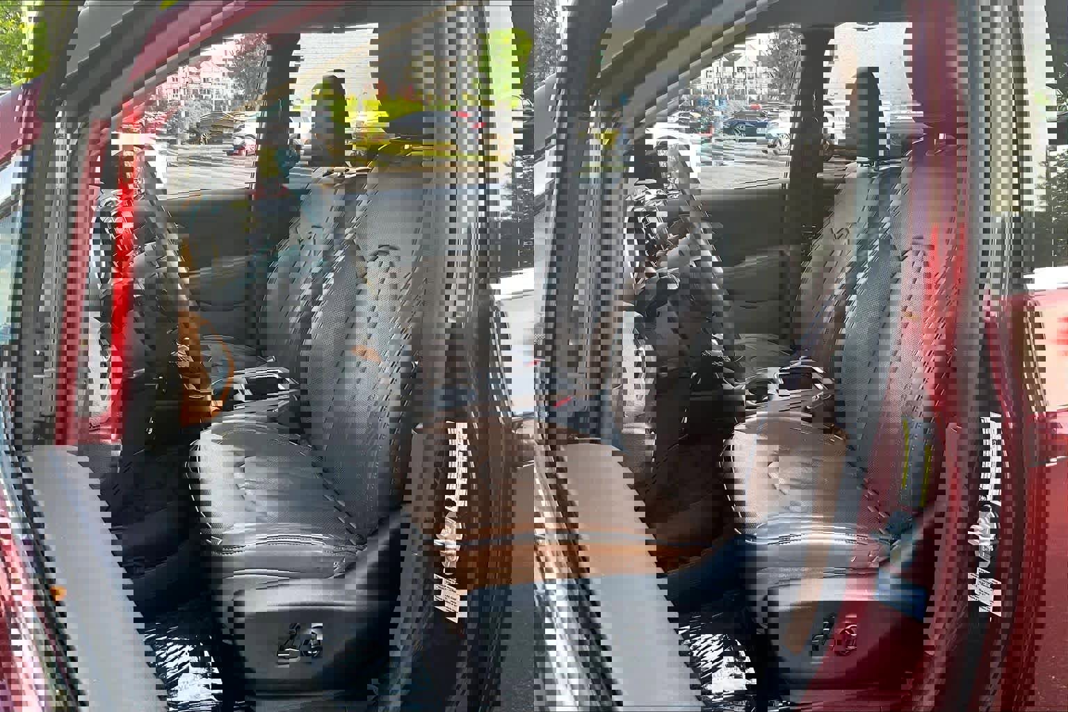 Used 2017 Chrysler Pacifica Limited FWD image 8