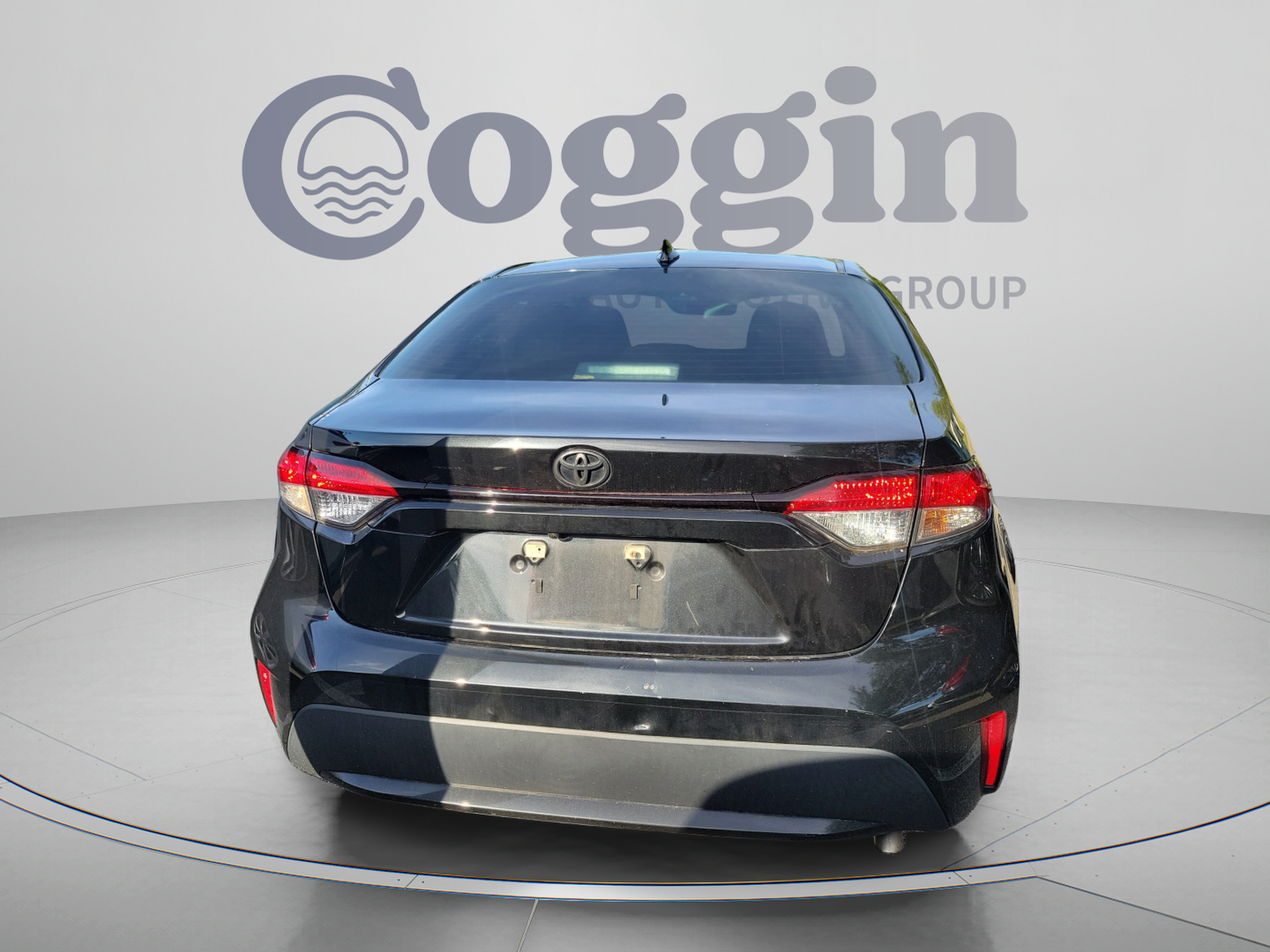 Used 2021 Toyota Corolla LE FWD image 6