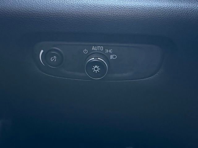 Used 2019 Chevrolet Traverse LS image 19