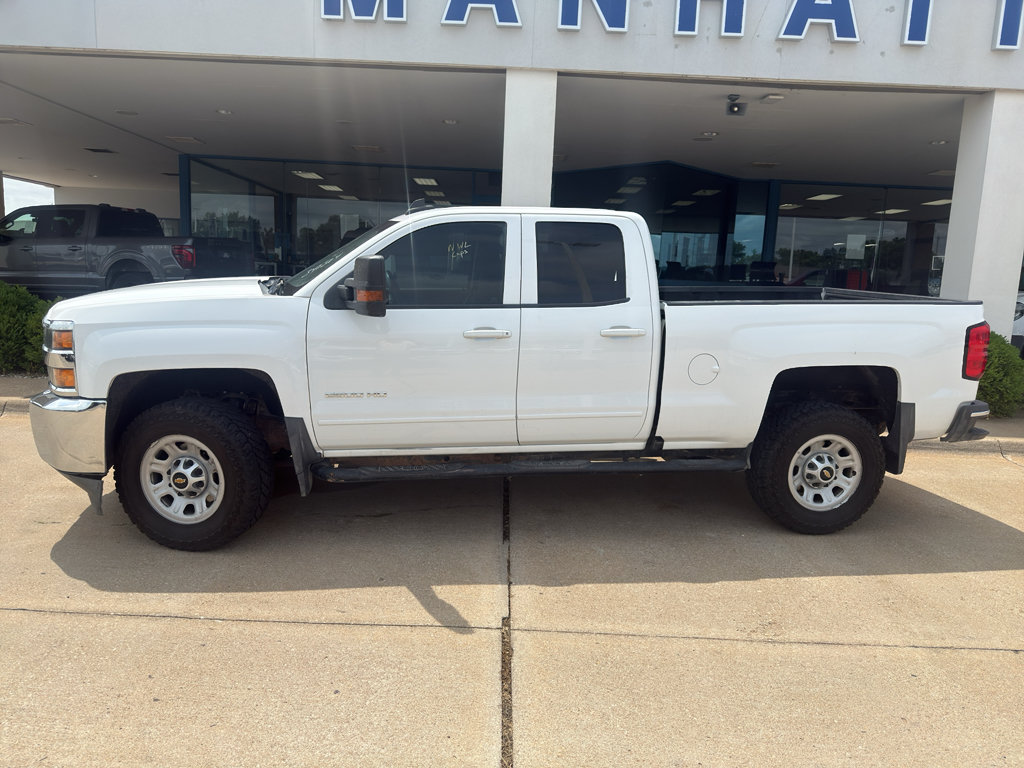 Used 2018 Chevrolet Silverado 2500 LT AWD/4WD image 9