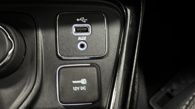 Used 2018 Jeep Compass Limited w/ Navigation Group AWD/4WD image 30