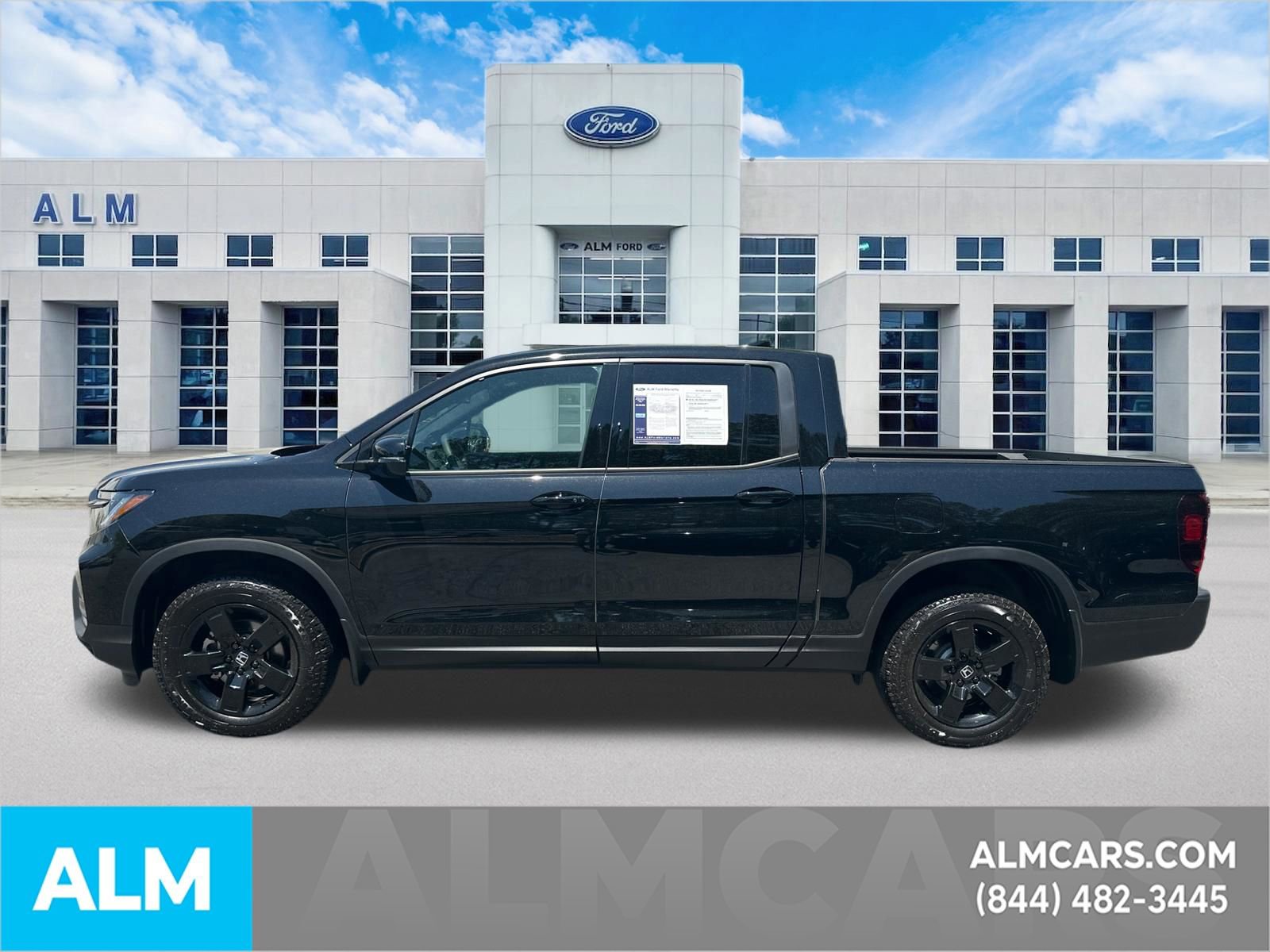 Used 2025 Honda Ridgeline Black Edition image 9