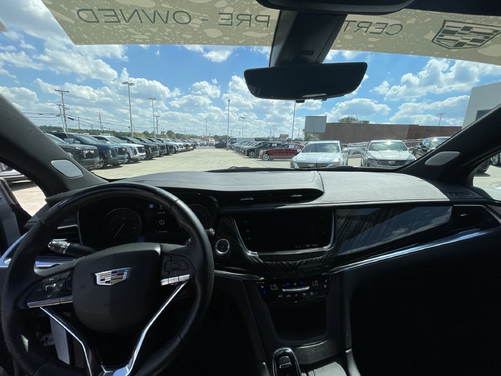 Used 2025 Cadillac XT6 Premium Luxury w/ Technology Package FWD image 10