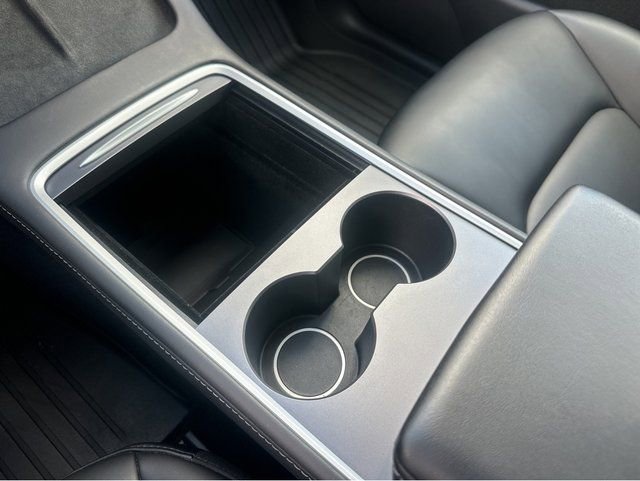 Used 2023 Tesla Model Y Long Range image 31