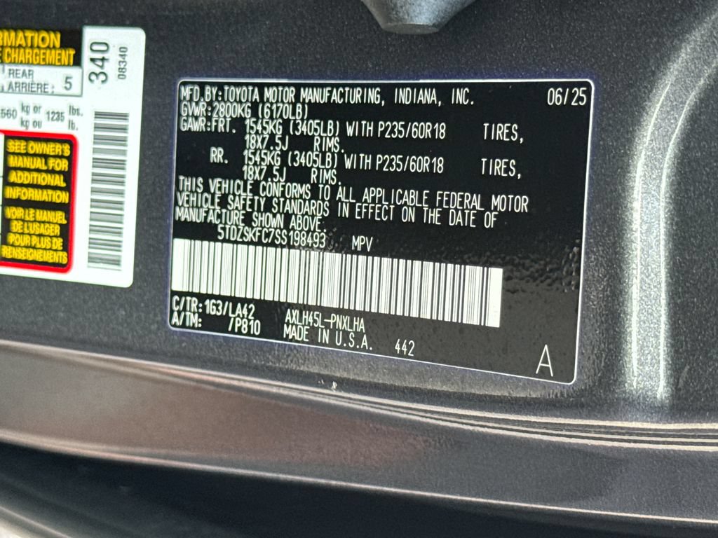 Used 2025 Toyota Sienna Limited AWD/4WD image 46