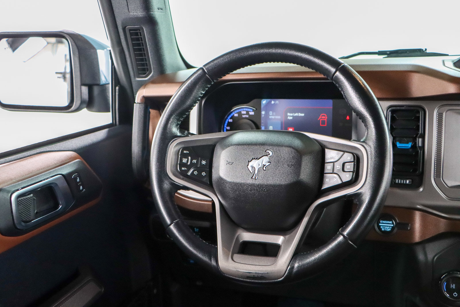 Used 2023 Ford Bronco Outer Banks image 14