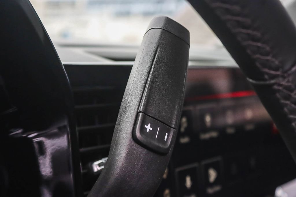 Used 2025 GMC Sierra 1500 Elevation image 42