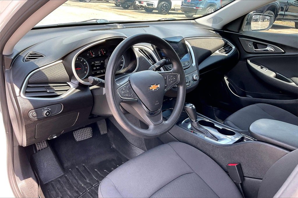 Used 2020 Chevrolet Malibu LS image 14