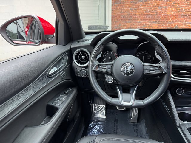 Used 2022 Alfa Romeo Stelvio Sprint image 14