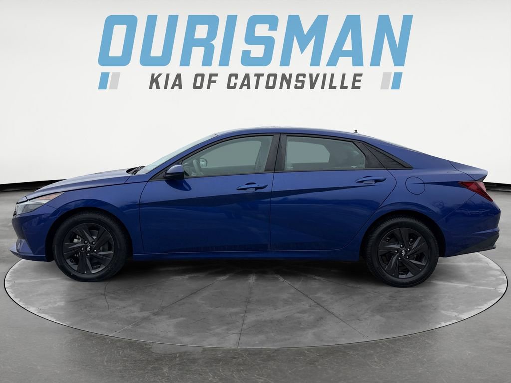 Used 2022 Hyundai Elantra SEL w/ Cargo Package image 3