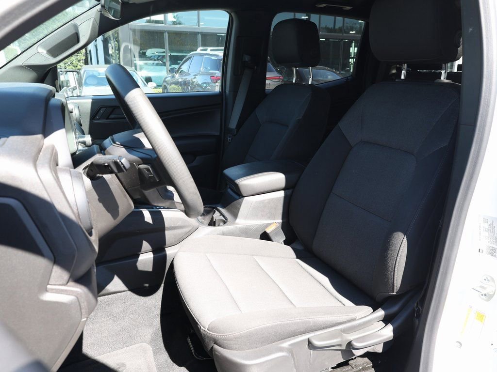 Used 2025 Chevrolet Colorado W/T image 12