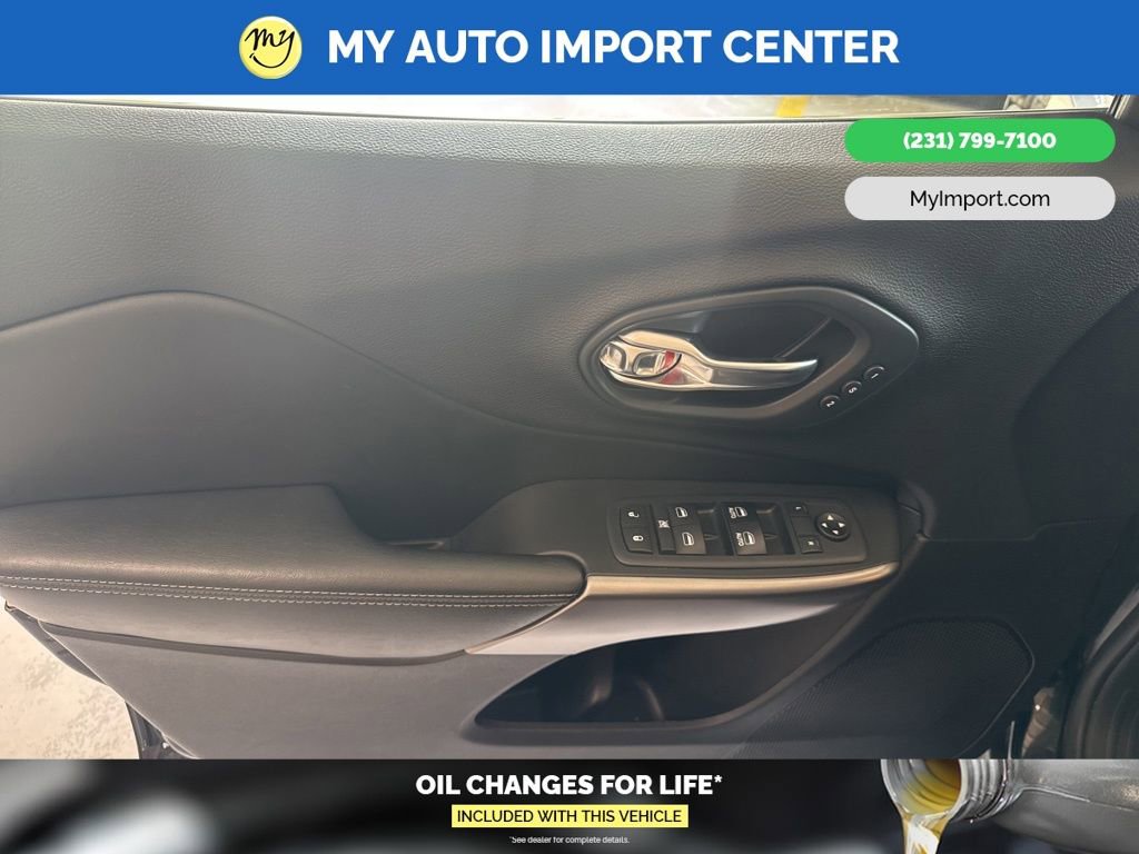 Used 2019 Jeep Cherokee Limited image 10