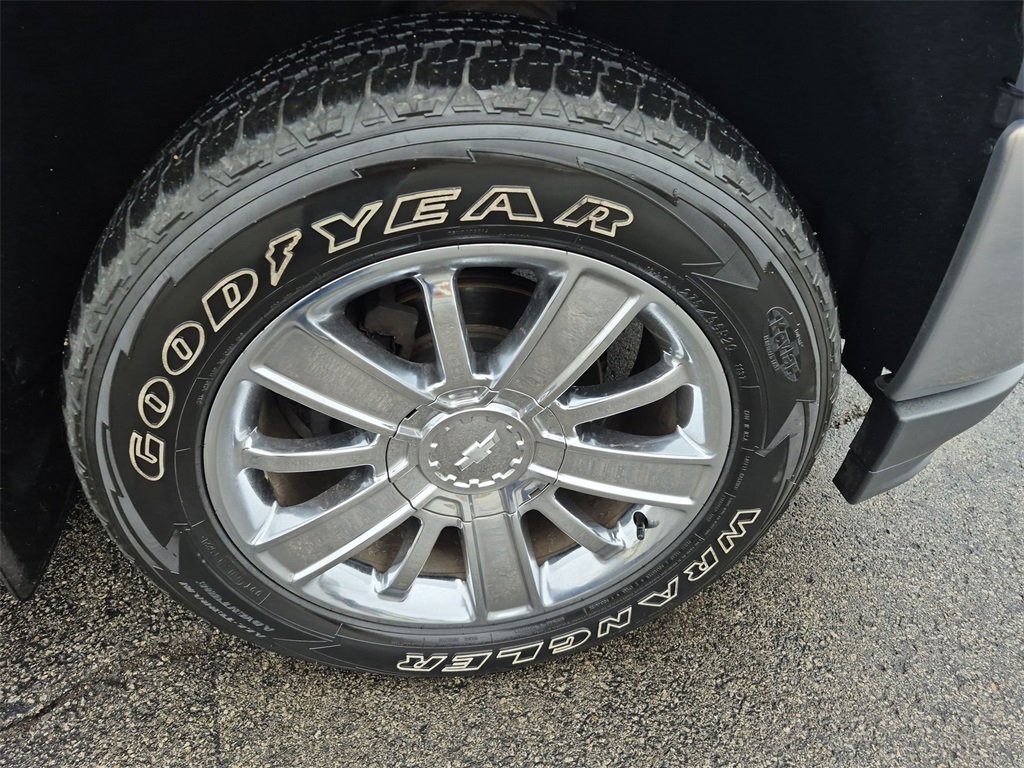 Used 2017 Chevrolet Silverado 1500 High Country image 17