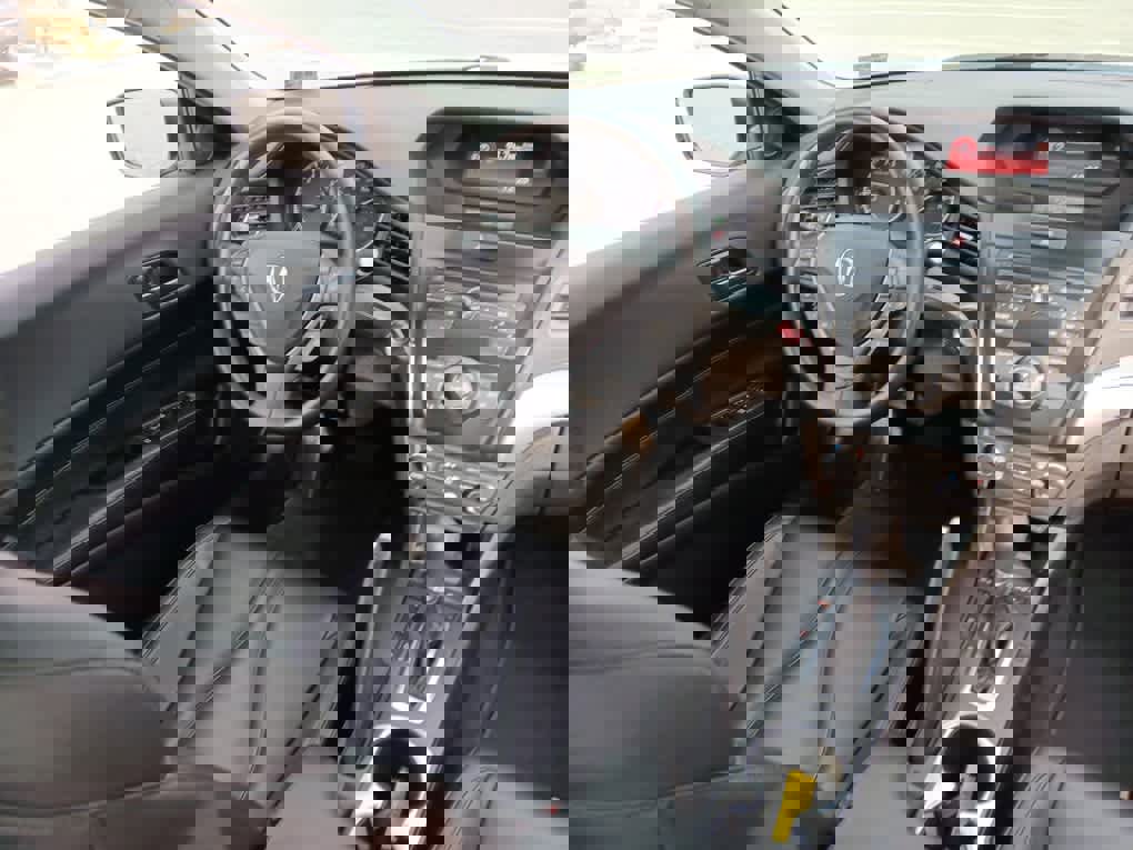 Used 2020 Acura ILX image 9