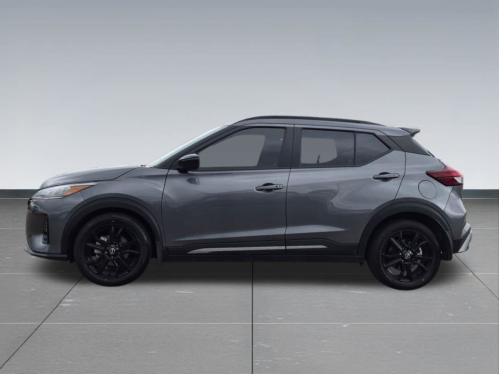Used 2024 Nissan Kicks SR FWD image 3