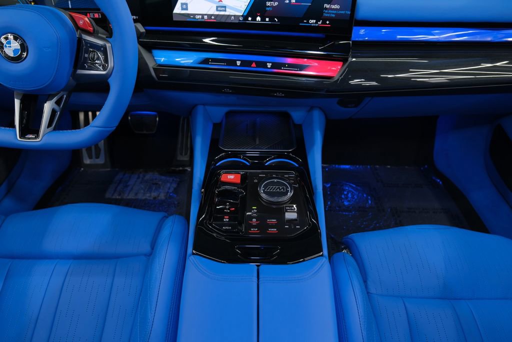 Used 2025 BMW M5 image 62