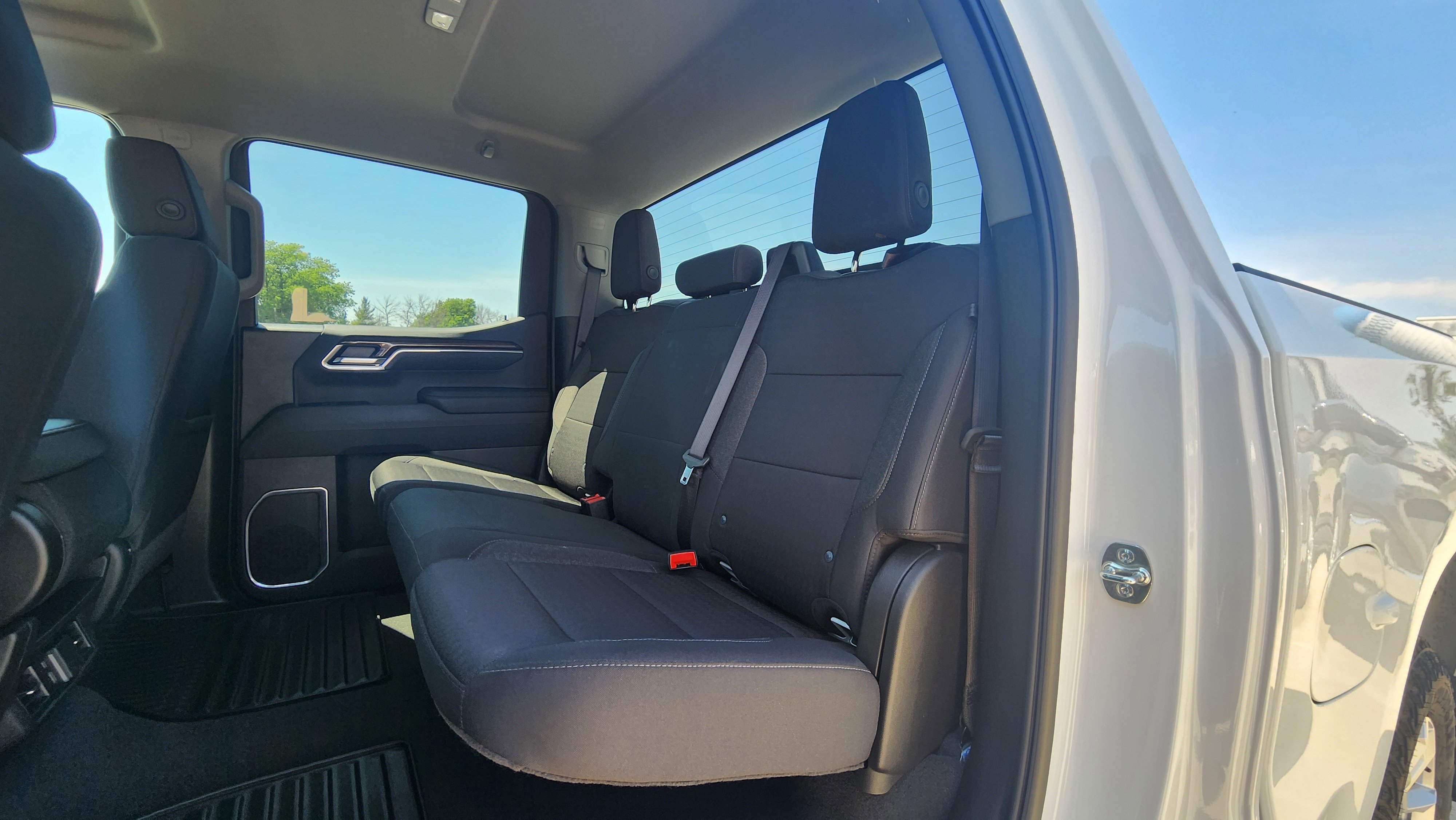Used 2025 Chevrolet Silverado 1500 LT AWD/4WD image 20