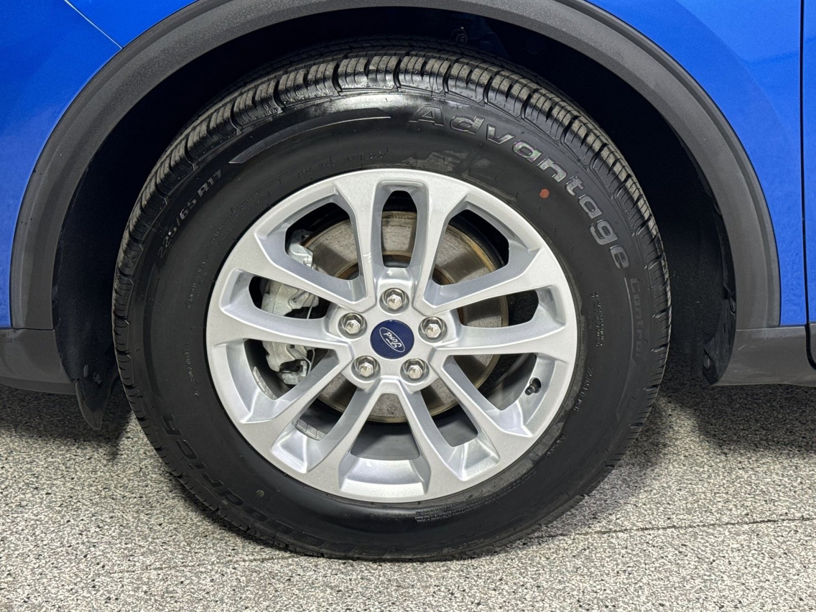 Used 2020 Ford Escape SE image 14