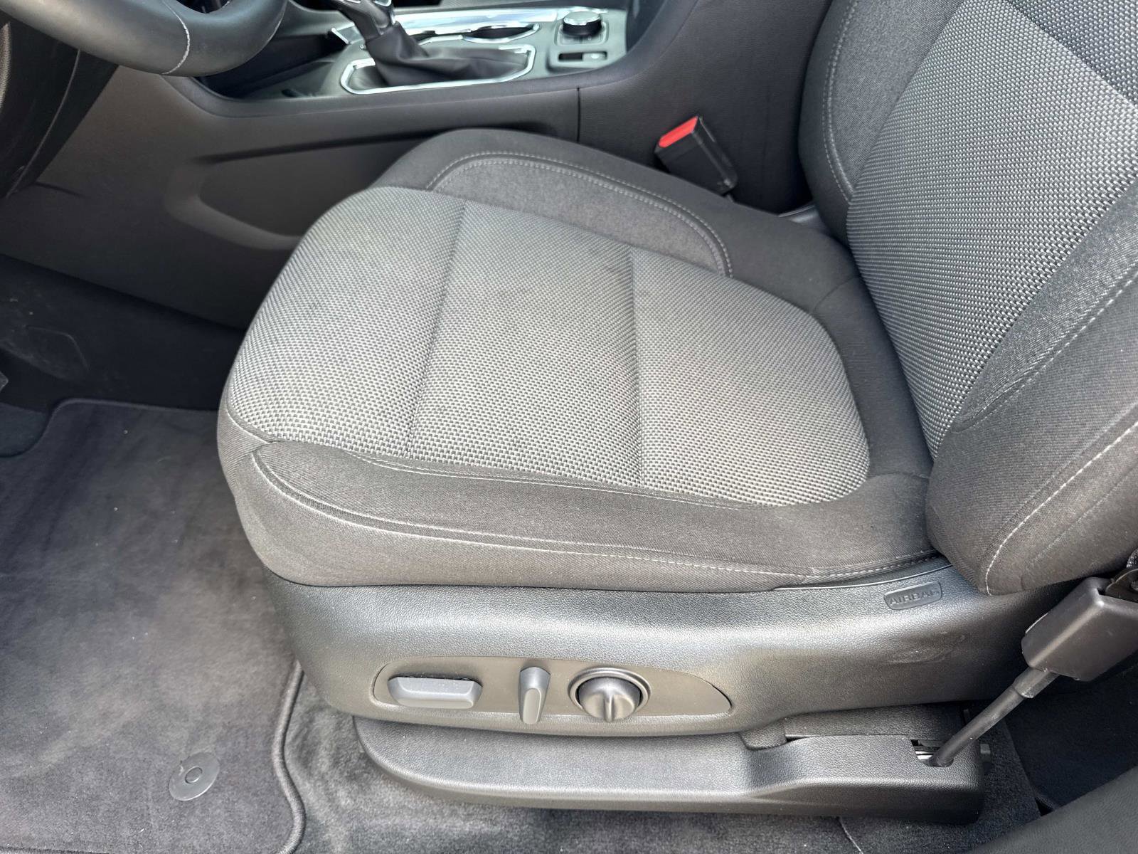 Used 2023 Chevrolet Traverse LT image 20