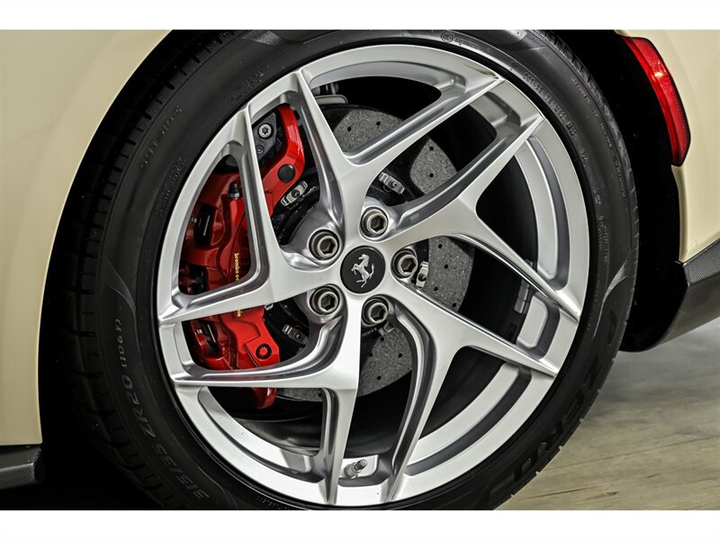 Used 2019 Ferrari 812 Superfast RWD image 12