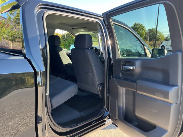 Used 2023 Chevrolet Silverado 1500 Custom Trail Boss AWD/4WD image 18