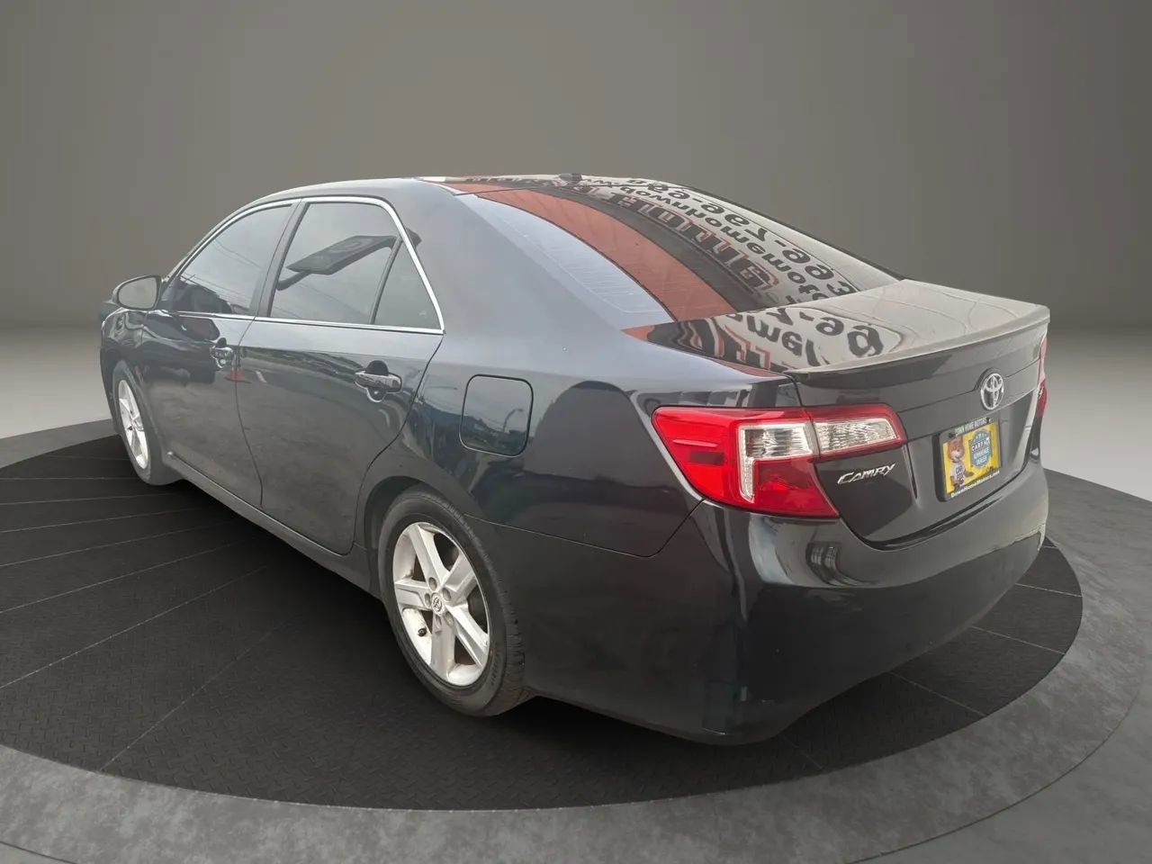 Used 2012 Toyota Camry L image 6