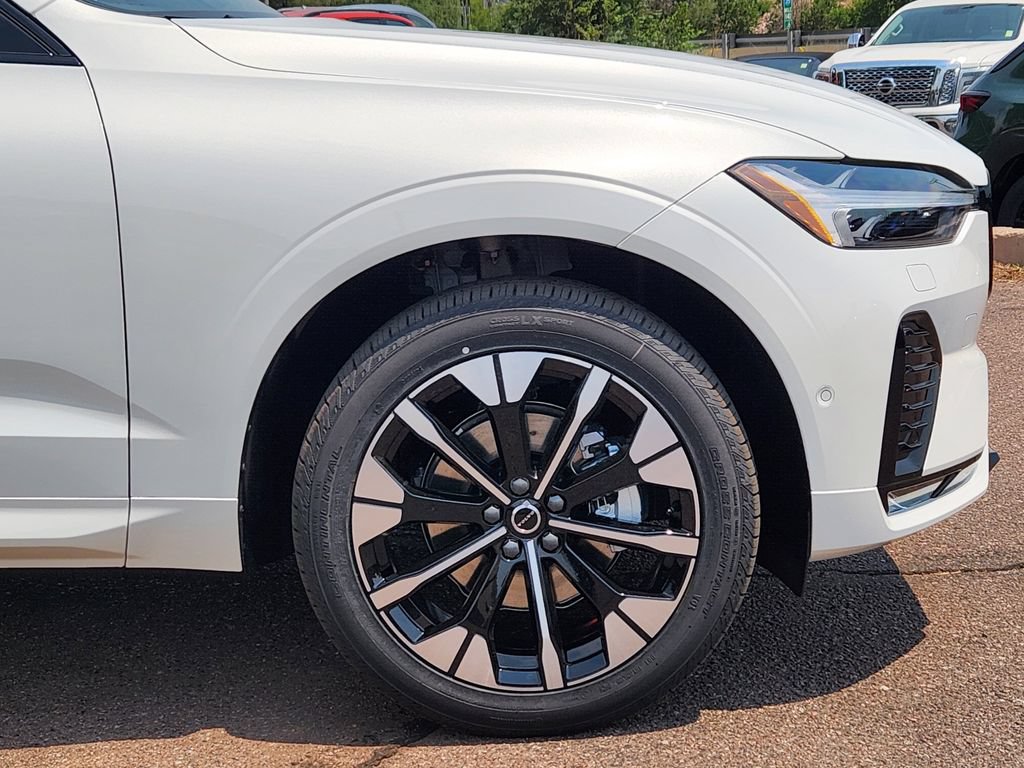 New 2026 Volvo XC60 B5 Plus w/ Protection Package Premier AWD/4WD image 29
