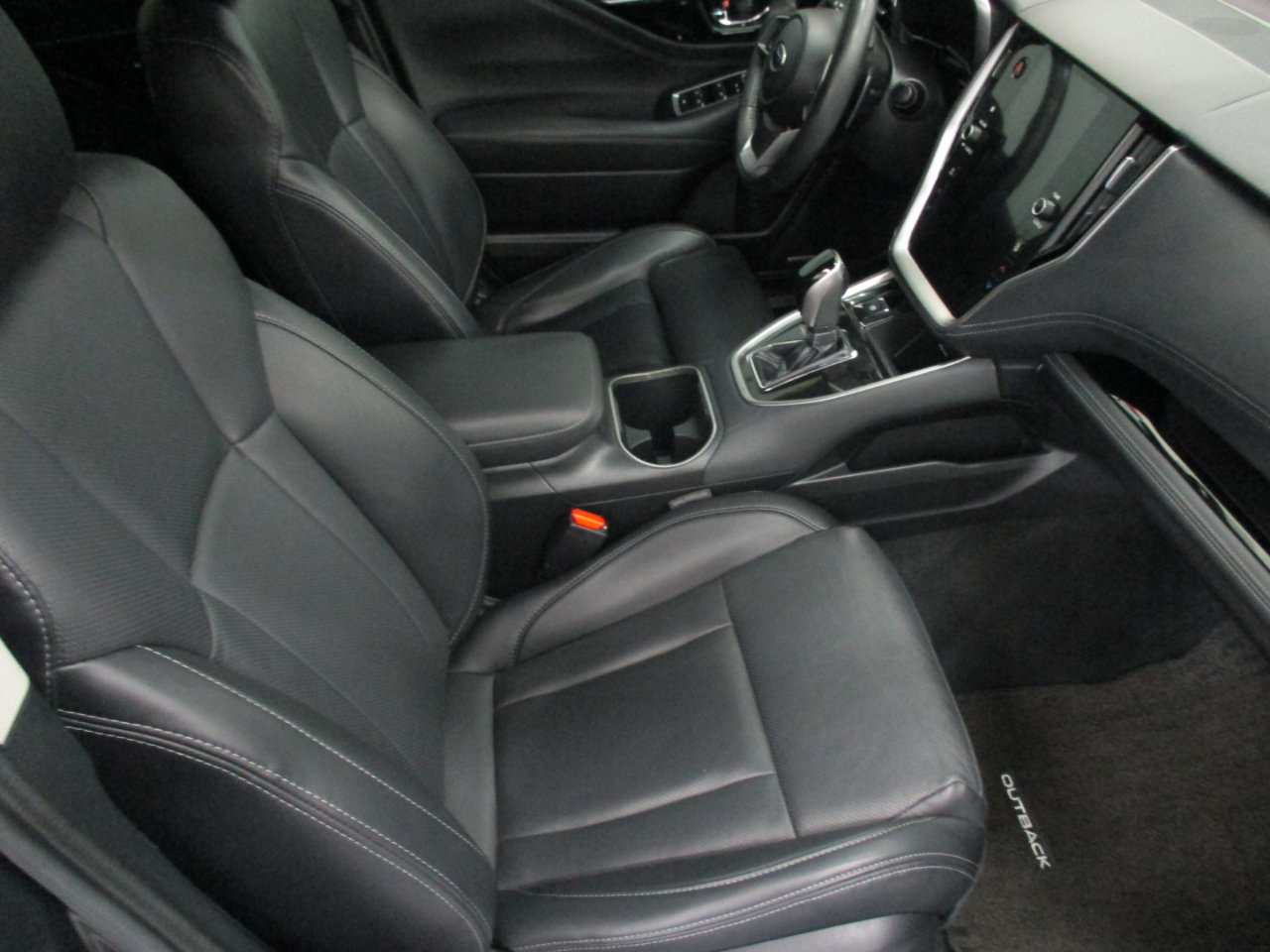 Used 2021 Subaru Outback Limited image 12