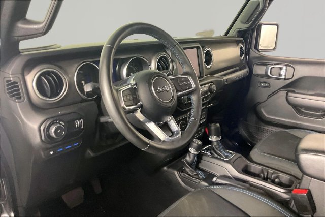 Used 2023 Jeep Wrangler Unlimited Rubicon 4xe w/ Cold Weather Group AWD/4WD image 16