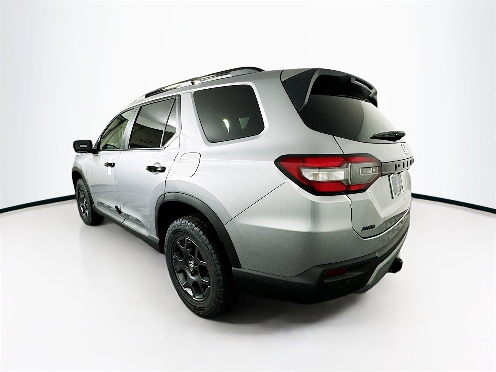 Used 2025 Honda Pilot TrailSport image 3